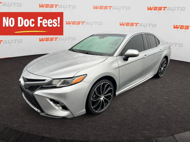 2019 Toyota Camry SE FWD photo