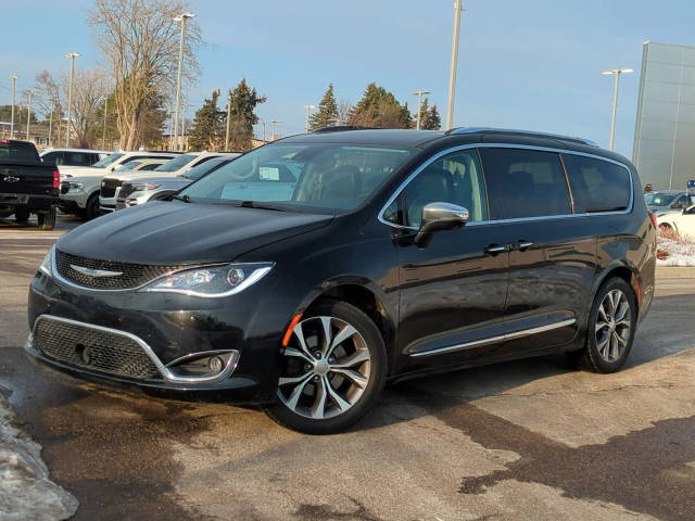 2020 Chrysler Pacifica Minivan Limited FWD photo