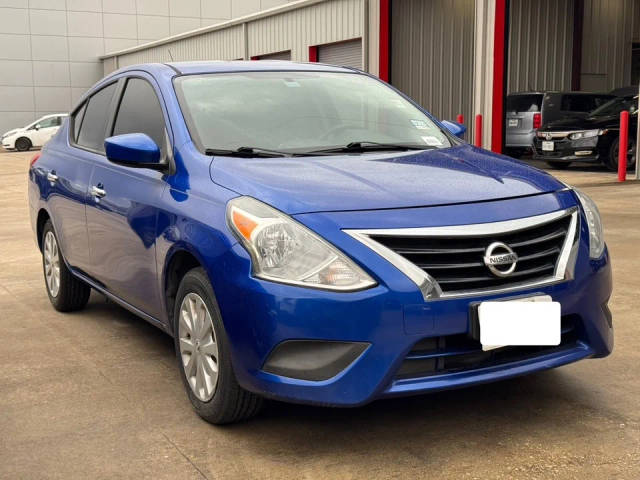 2015 Nissan Versa SV FWD photo