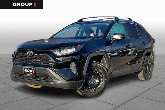 2020 Toyota RAV4 LE FWD photo
