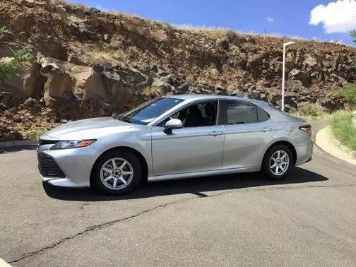 2020 Toyota Camry Hybrid LE FWD photo