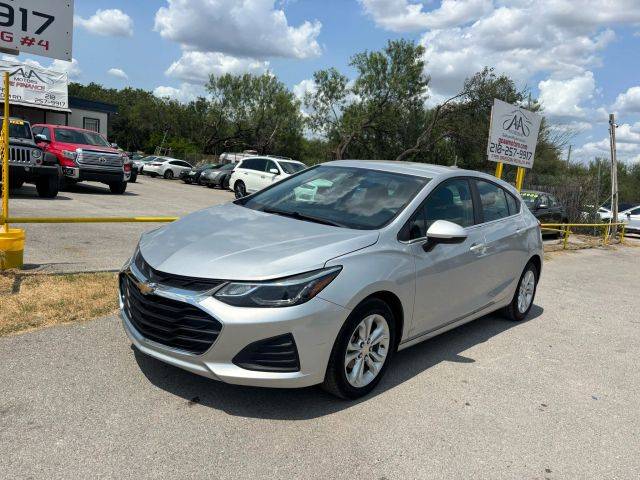 2019 Chevrolet Cruze LT FWD photo