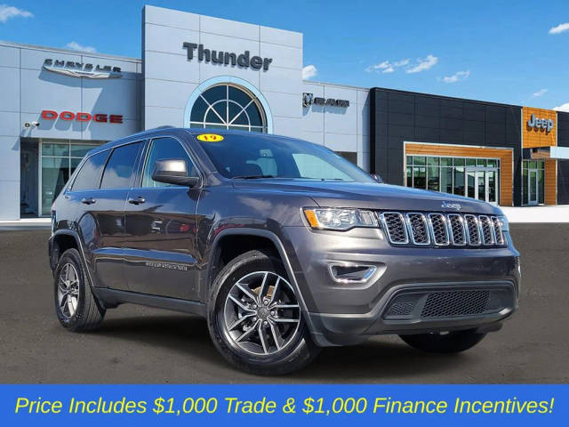 2019 Jeep Grand Cherokee Laredo E 4WD photo