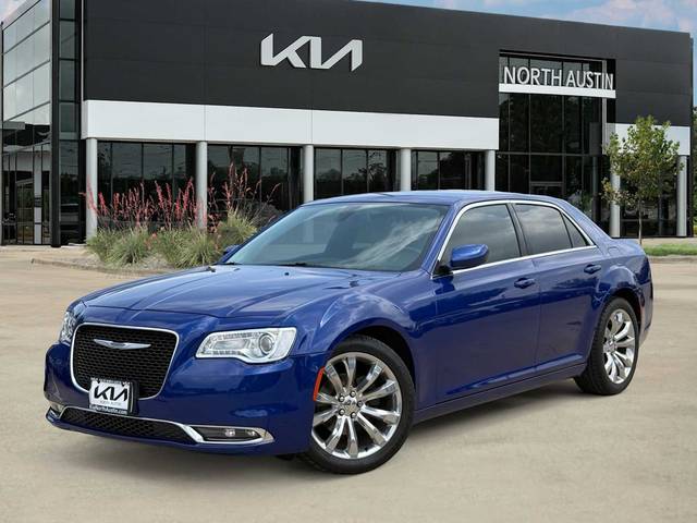 2020 Chrysler 300 Touring L RWD photo
