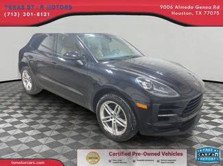 2020 Porsche Macan  AWD photo