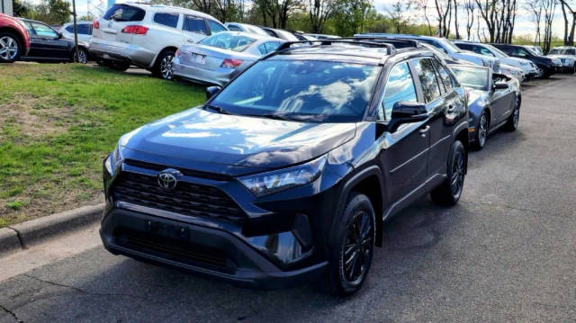 2020 Toyota RAV4 LE FWD photo
