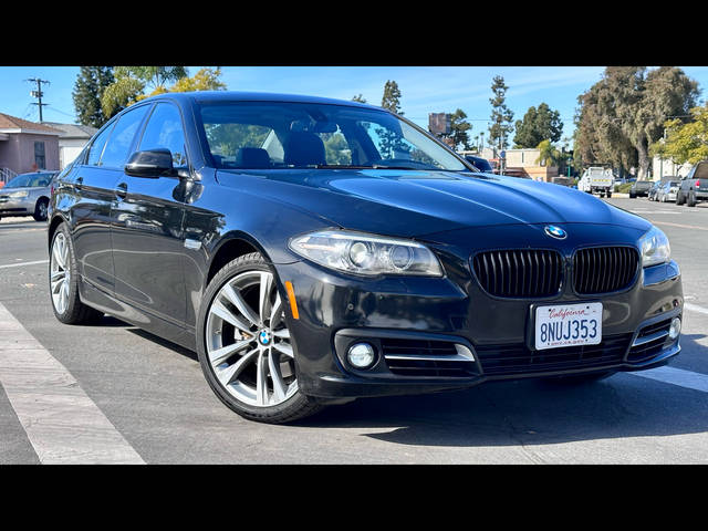 2016 BMW 5 Series 528i RWD photo