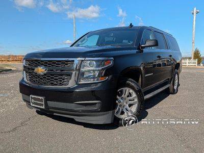 2019 Chevrolet Suburban LT 4WD photo
