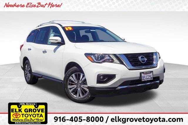 2019 Nissan Pathfinder SV 4WD photo