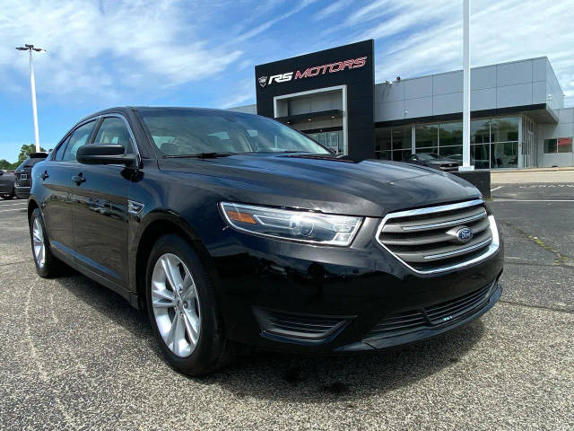 2017 Ford Taurus SE FWD photo