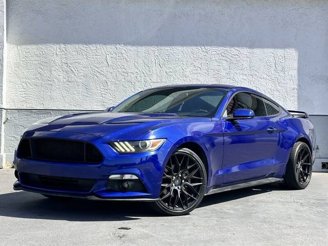 2015 Ford Mustang V6 RWD photo
