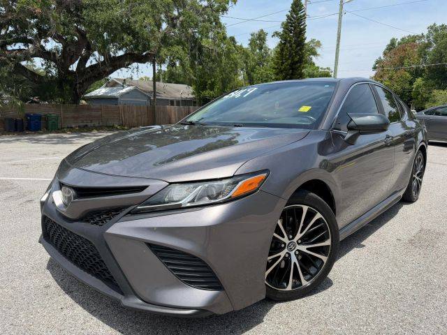 2019 Toyota Camry SE FWD photo