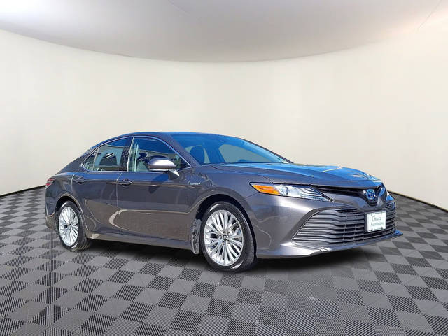 2020 Toyota Camry Hybrid XLE FWD photo