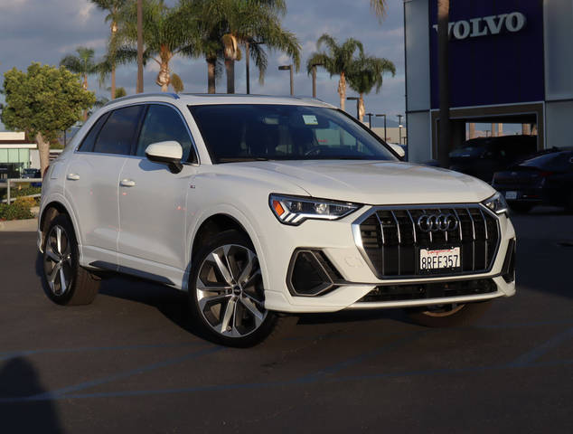 2020 Audi Q3 S line Premium Plus AWD photo