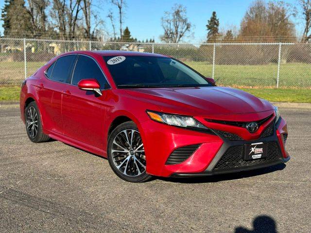 2019 Toyota Camry SE FWD photo