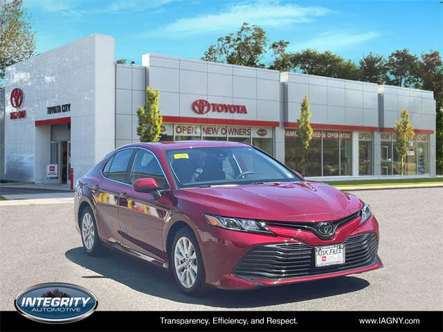 2020 Toyota Camry LE FWD photo