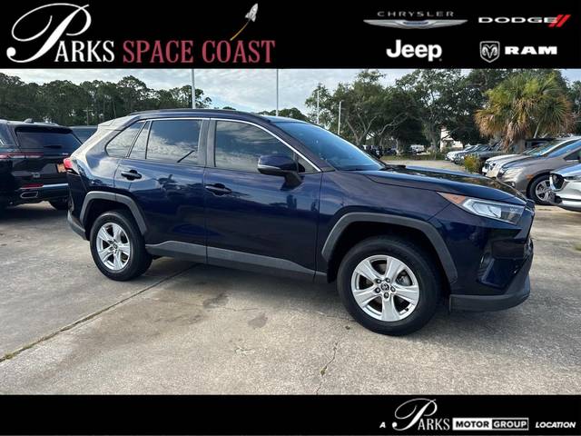 2020 Toyota RAV4 XLE FWD photo