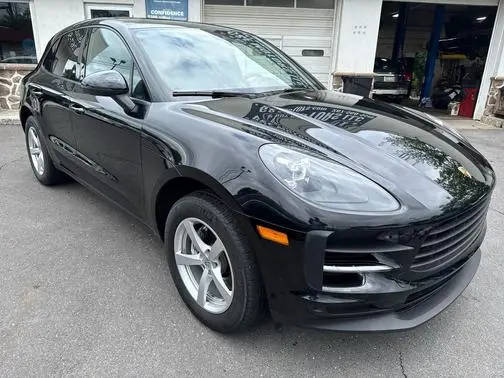 2020 Porsche Macan AWD photo