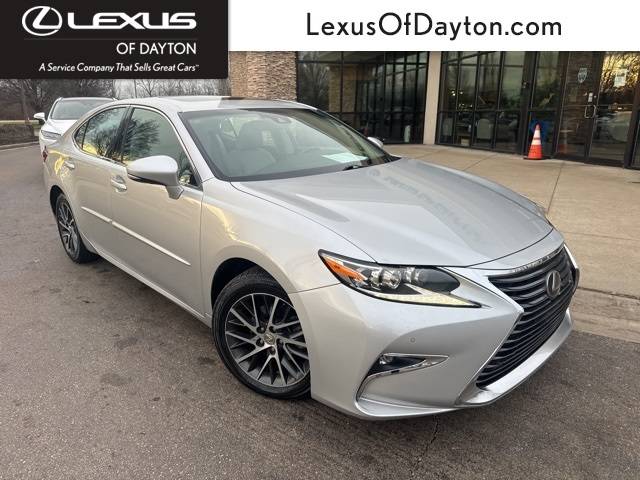 2016 Lexus ES  FWD photo