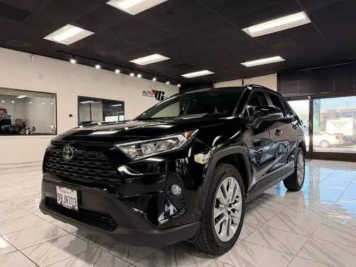 2020 Toyota RAV4 XLE Premium FWD photo