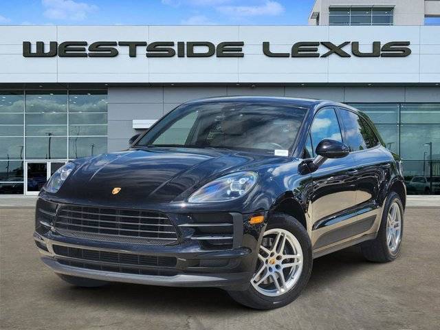 2020 Porsche Macan  AWD photo
