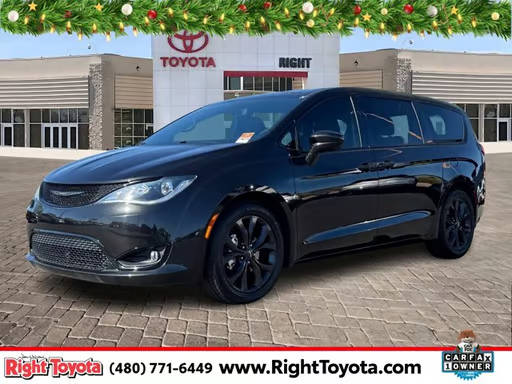 2020 Chrysler Pacifica Minivan Touring FWD photo