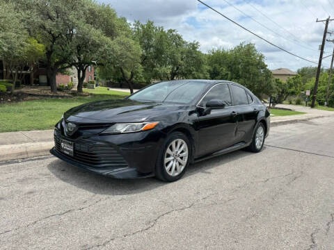 2019 Toyota Camry LE FWD photo