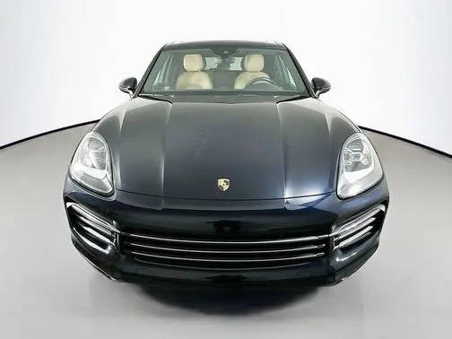 2020 Porsche Cayenne  AWD photo