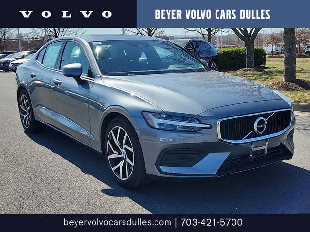 2020 Volvo S60 Momentum FWD photo