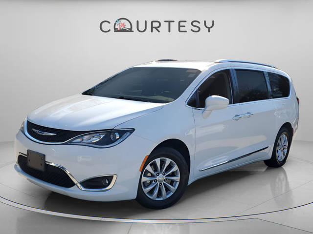 2019 Chrysler Pacifica Minivan Touring L FWD photo
