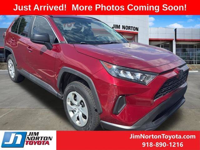2020 Toyota RAV4 LE FWD photo