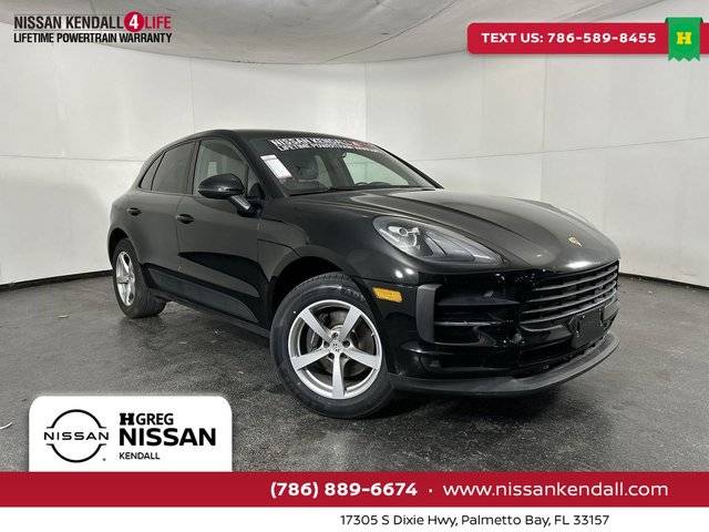 2020 Porsche Macan  AWD photo