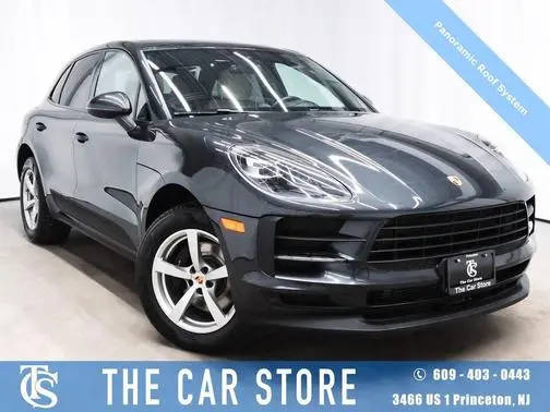 2020 Porsche Macan  AWD photo