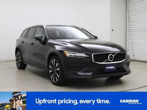2020 Volvo V60 Cross Country  AWD photo