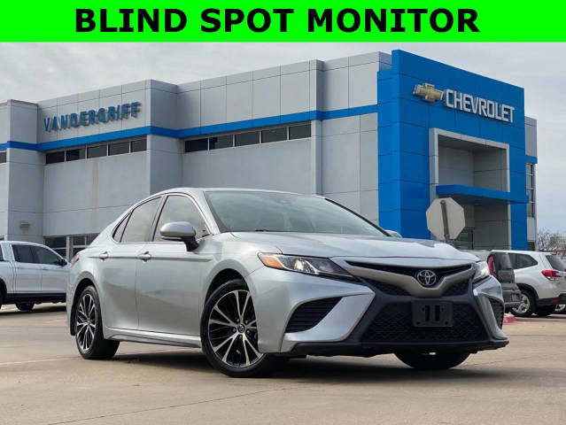 2020 Toyota Camry SE FWD photo