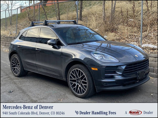 2020 Porsche Macan  AWD photo