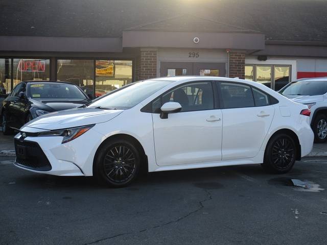 2020 Toyota Corolla LE FWD photo