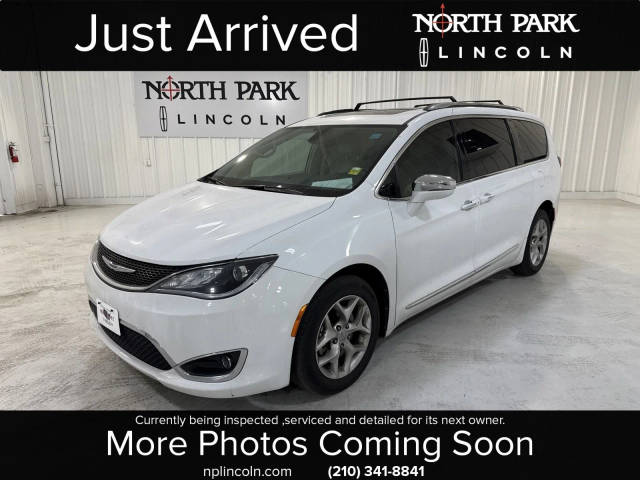 2020 Chrysler Pacifica Minivan Limited FWD photo