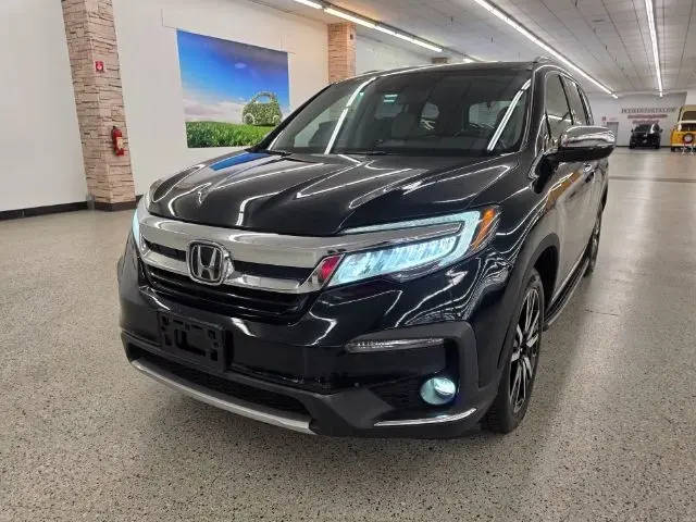 2020 Honda Pilot Touring 8-Passenger AWD photo