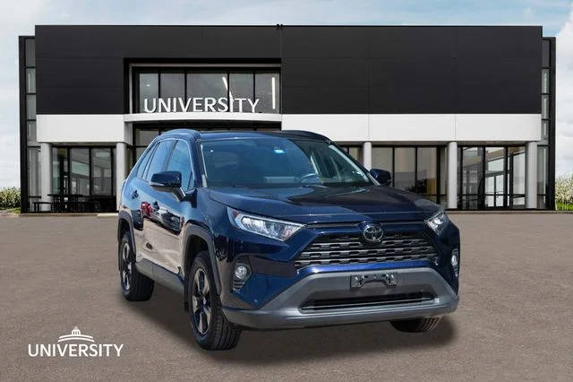 2020 Toyota RAV4 XLE AWD photo