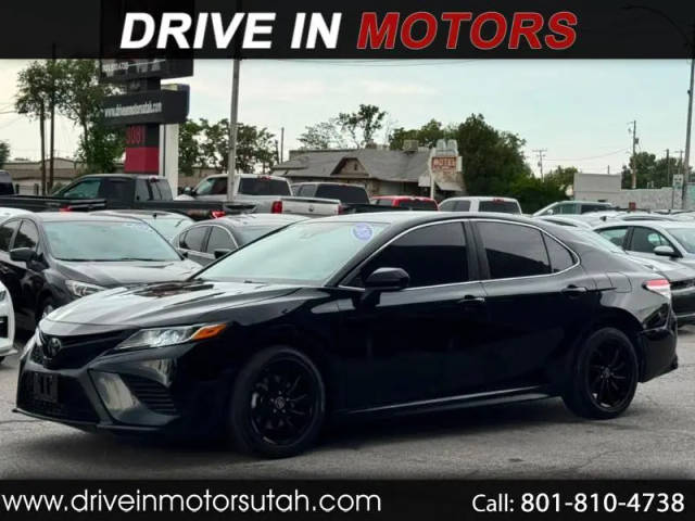 2020 Toyota Camry SE FWD photo