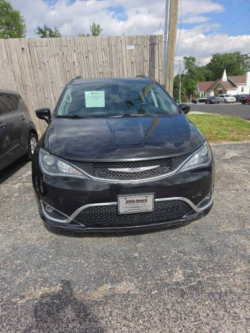 2019 Chrysler Pacifica Minivan Touring L FWD photo