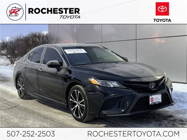 2020 Toyota Camry SE FWD photo