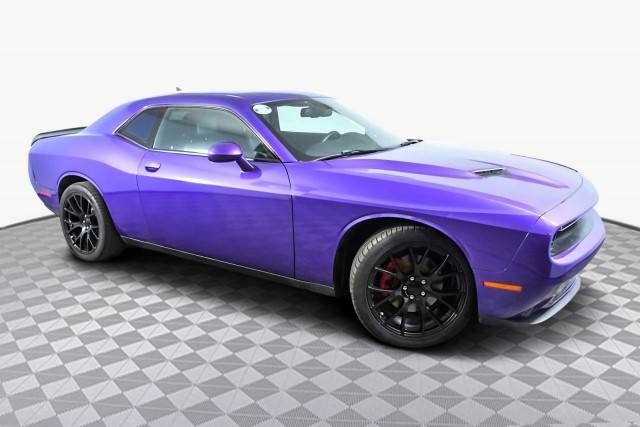 2016 Dodge Challenger SXT Plus RWD photo