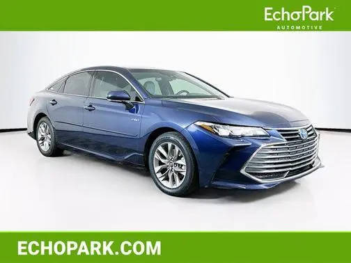 2020 Toyota Avalon Hybrid XLE FWD photo