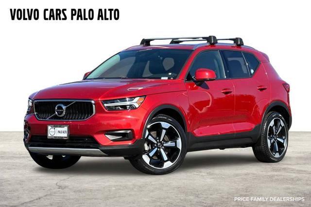 2020 Volvo XC40 Momentum AWD photo