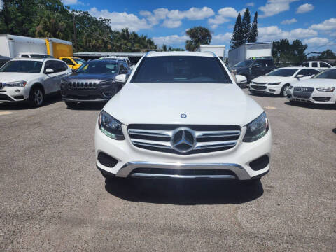 2017 Mercedes-Benz GLC-Class GLC 300 RWD photo