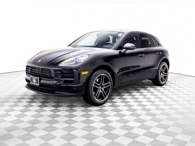 2020 Porsche Macan  AWD photo