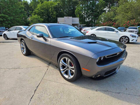 2020 Dodge Challenger SXT AWD photo