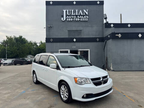 2018 Dodge Grand Caravan SXT FWD photo